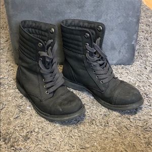 Combat boots